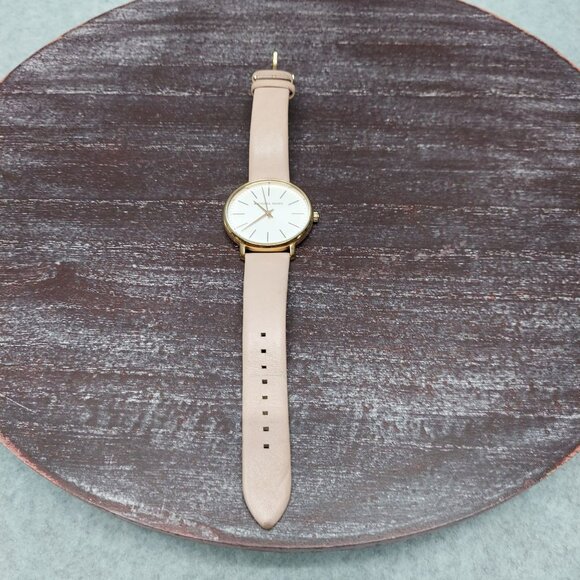 Michael Kors Womens Analog Watch With Leather Strap - Picture 2 of 9